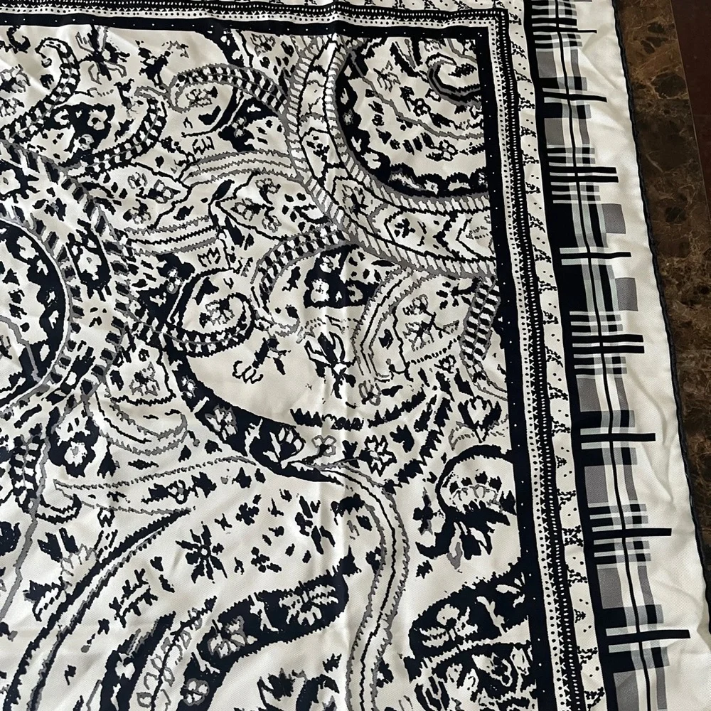ETRO black and White Paisley Silk Scarf